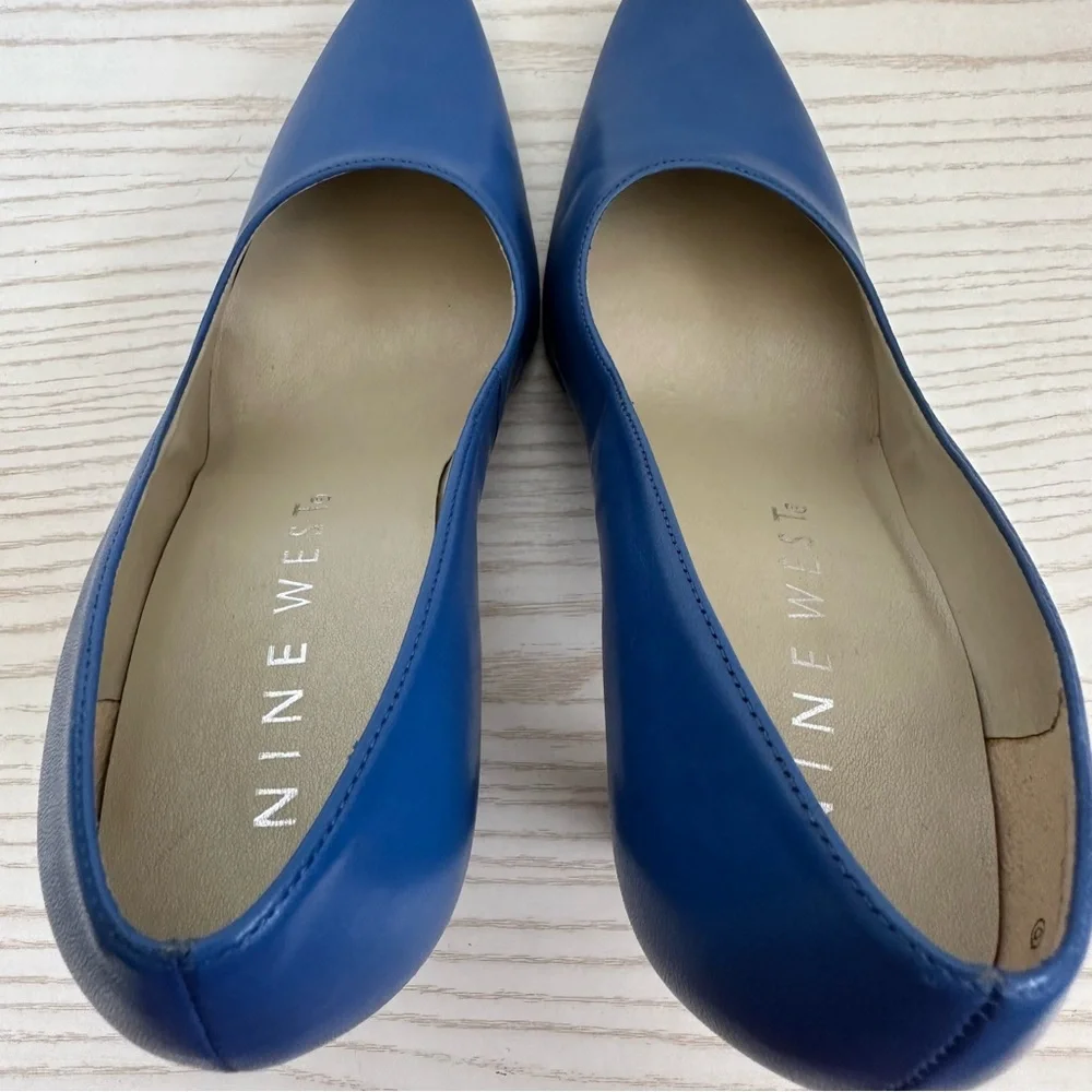 Nine West Vintage 90s Style Closed Toe Slip In Basic Pumps Sky Blue Size 5.5